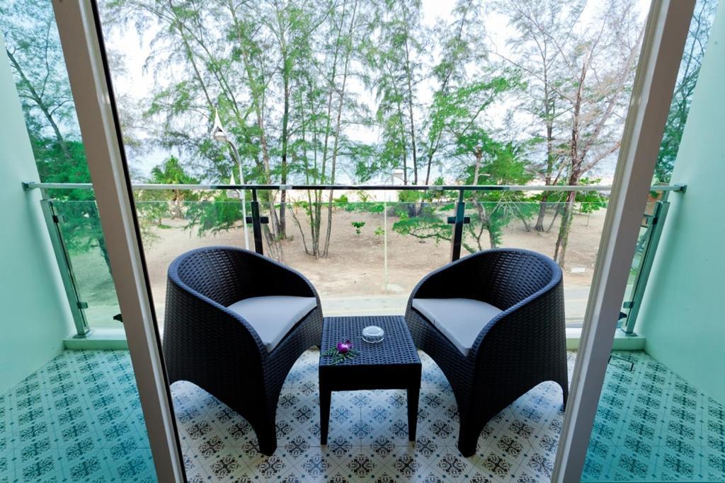 Anda Beachside Hotel SHA Karon Exterior foto